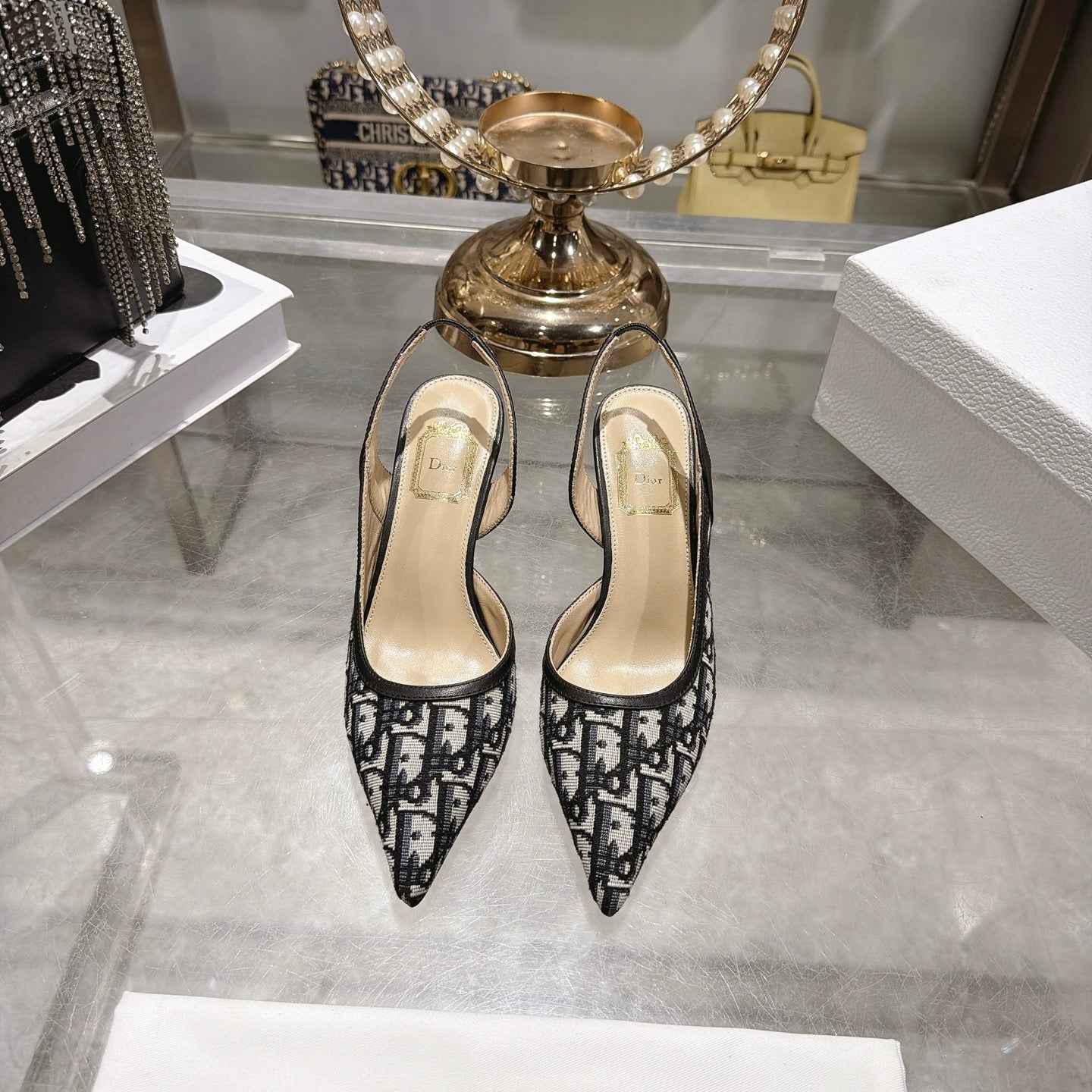 Oblique Pumps