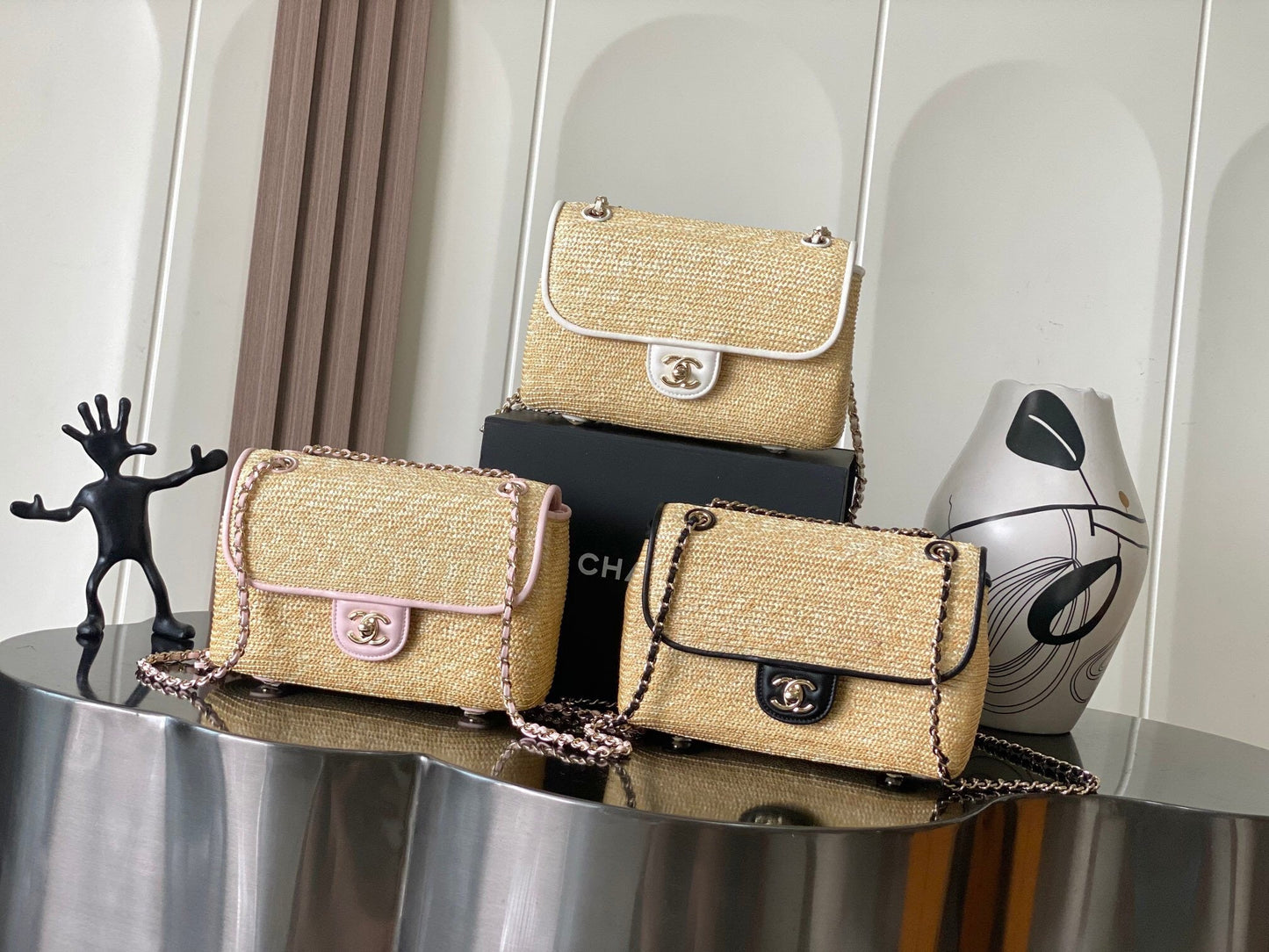 Classic Flap Raffia