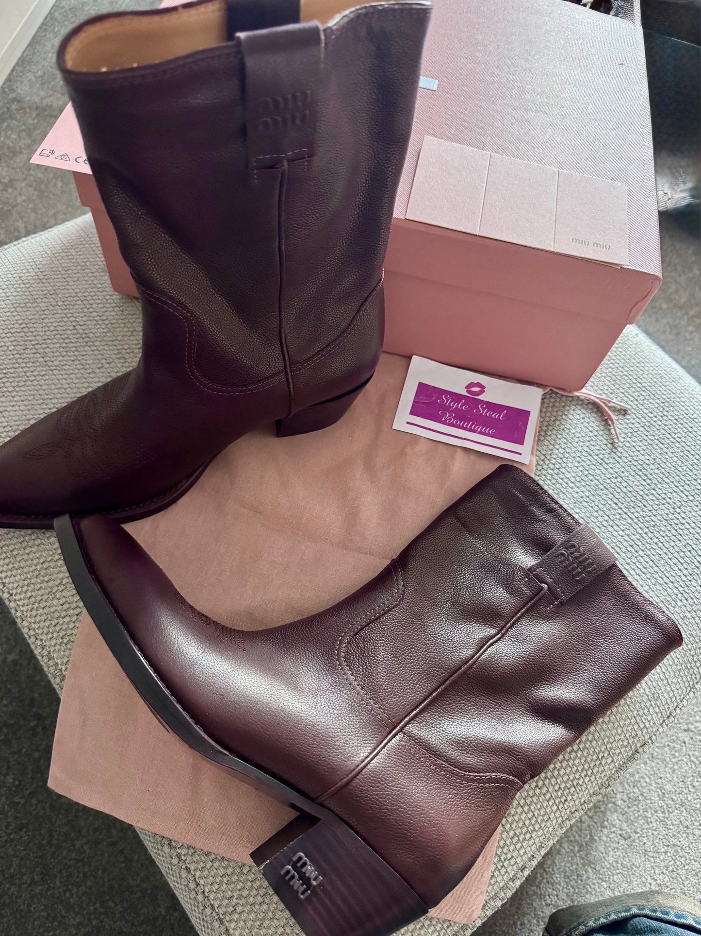 Logo Boots