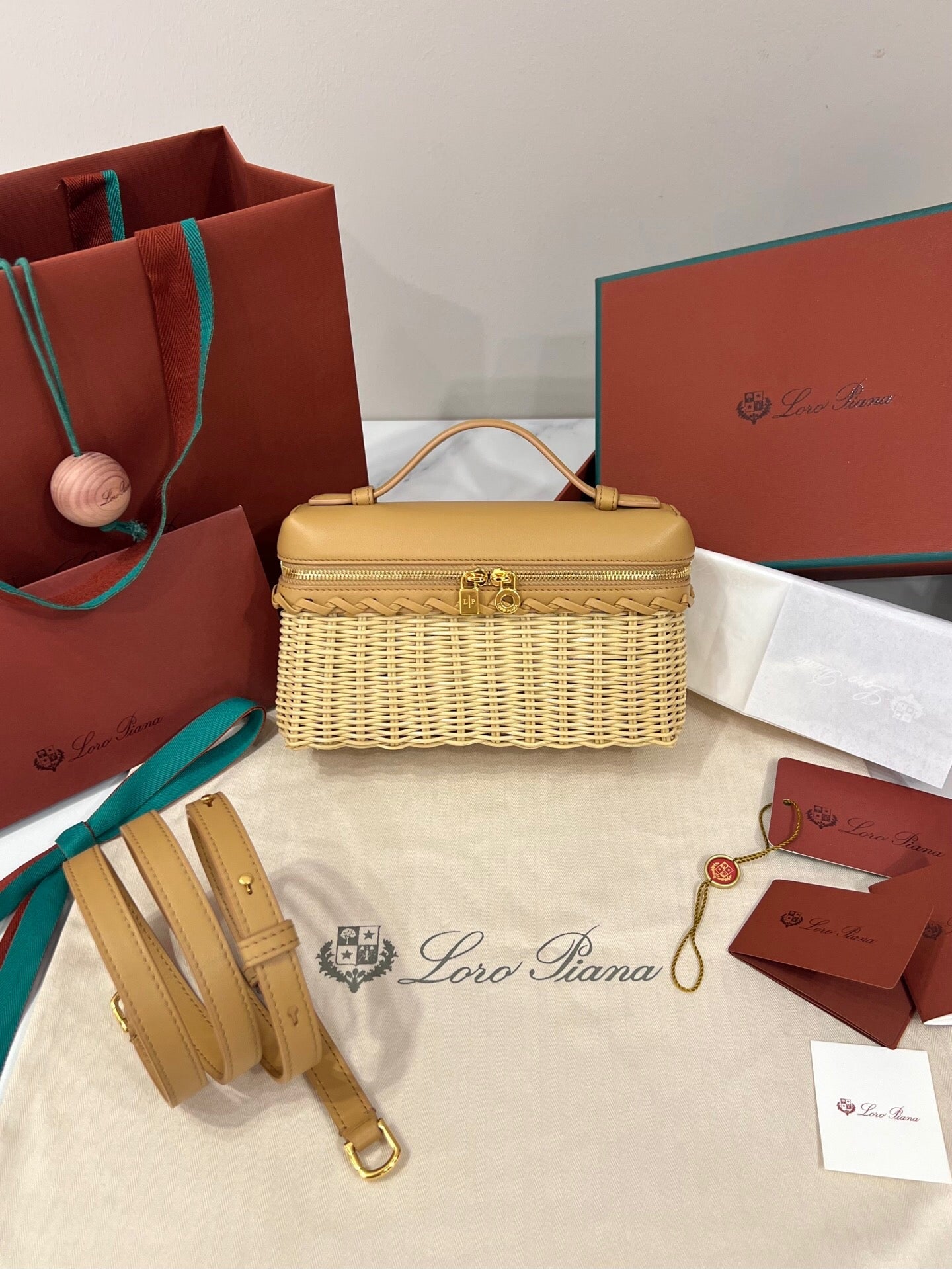 Extra Wicker Bag