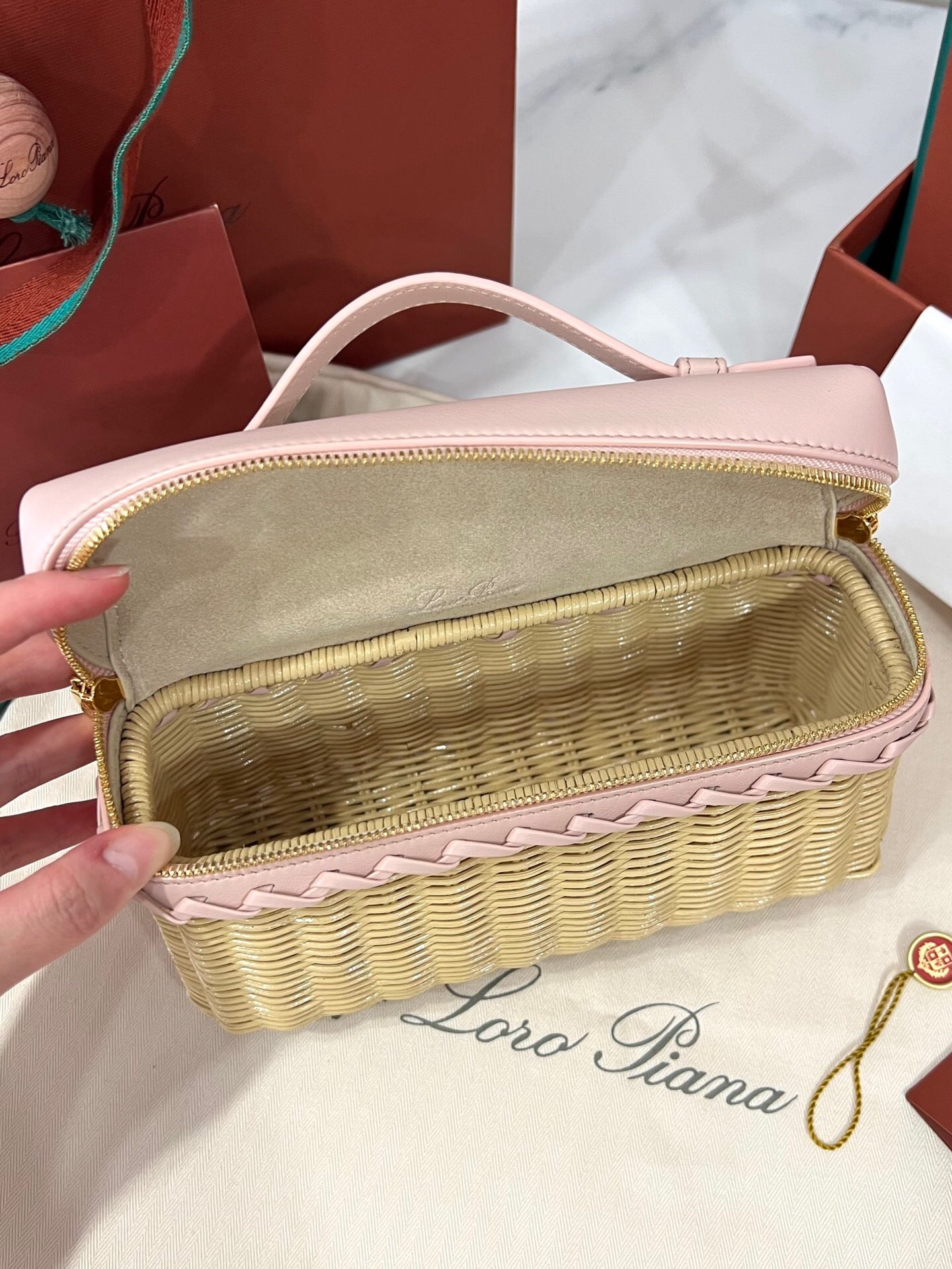 Extra Wicker Bag