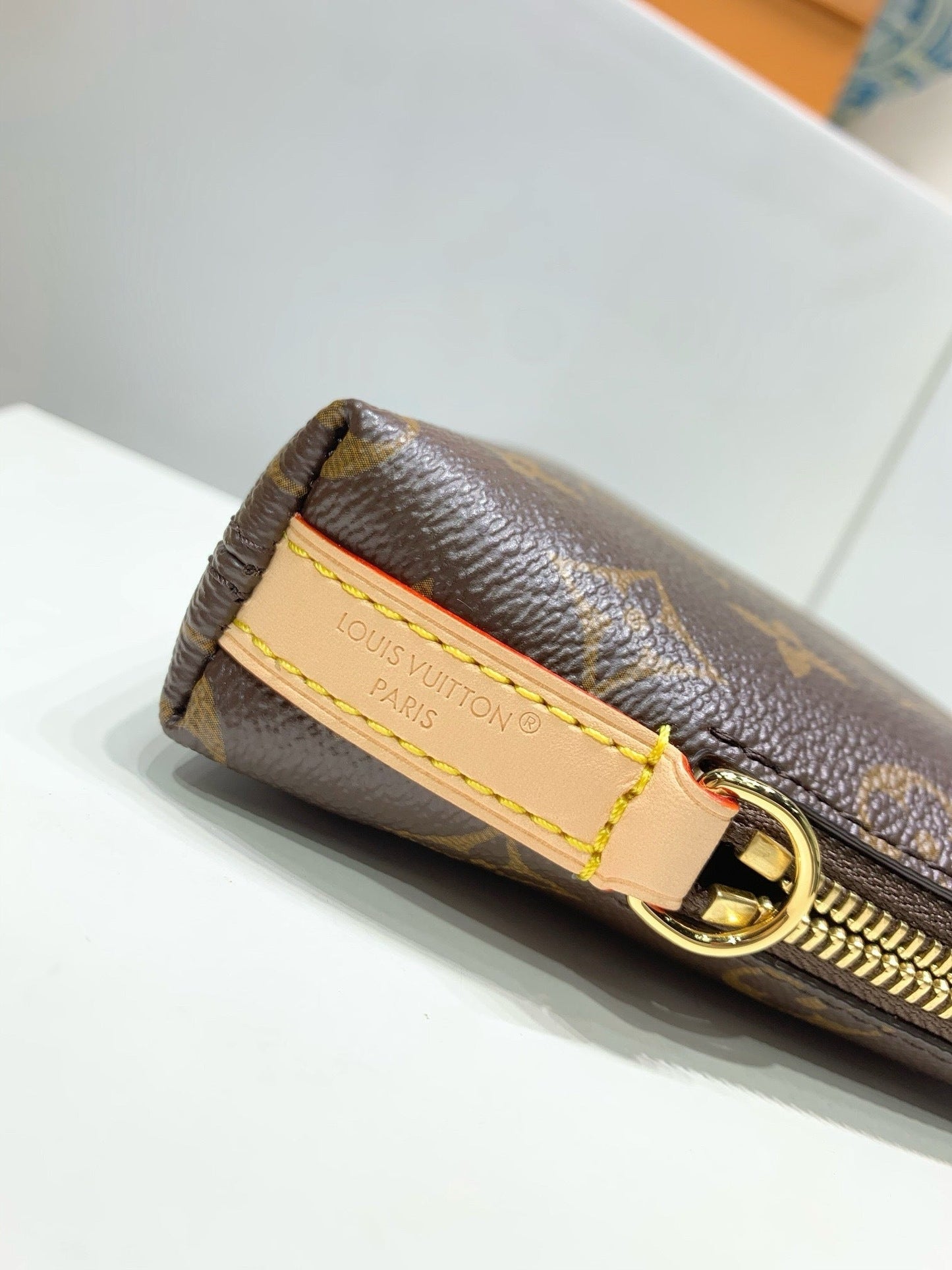 Tag Pouch