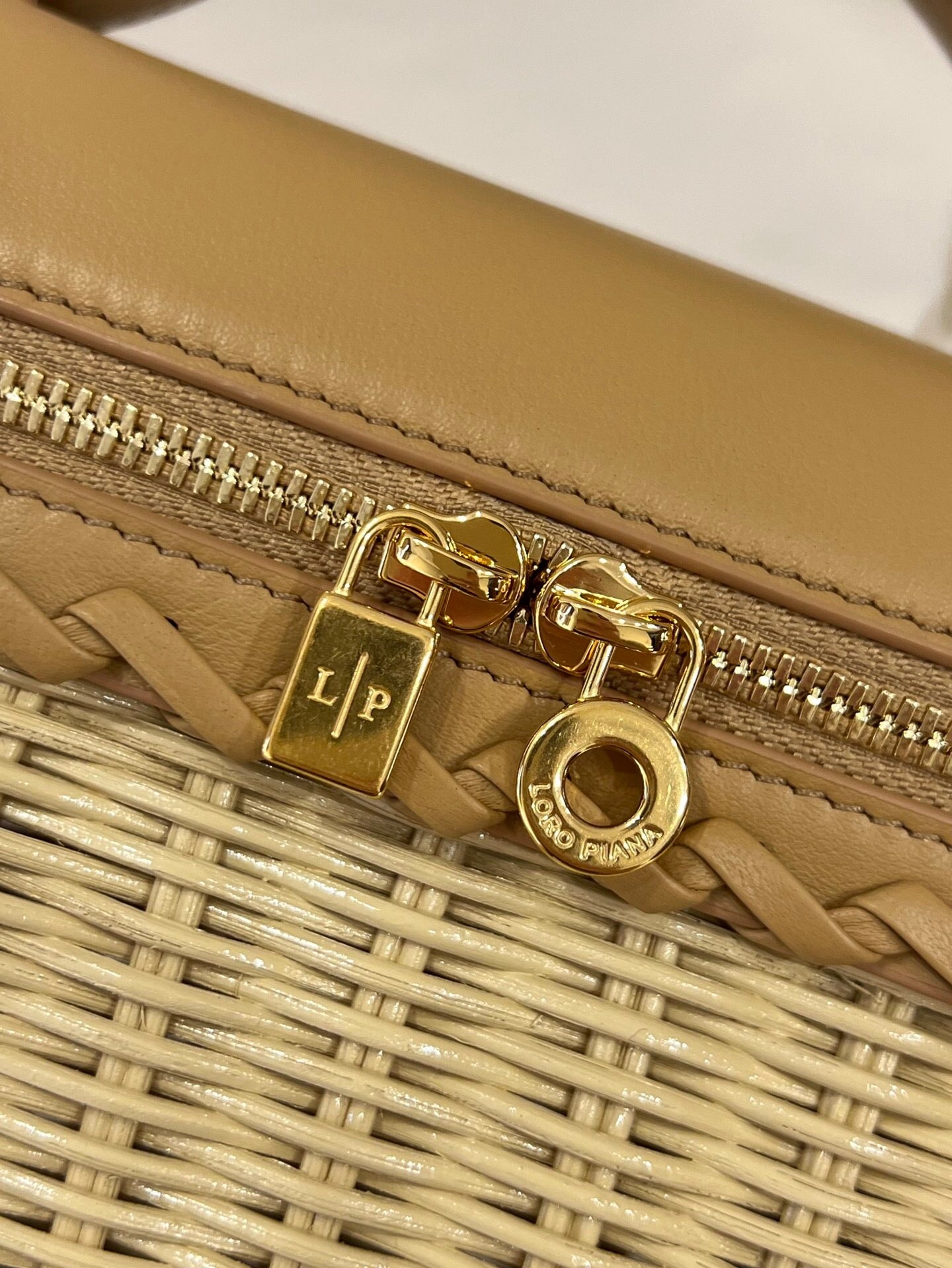 Extra Wicker Bag
