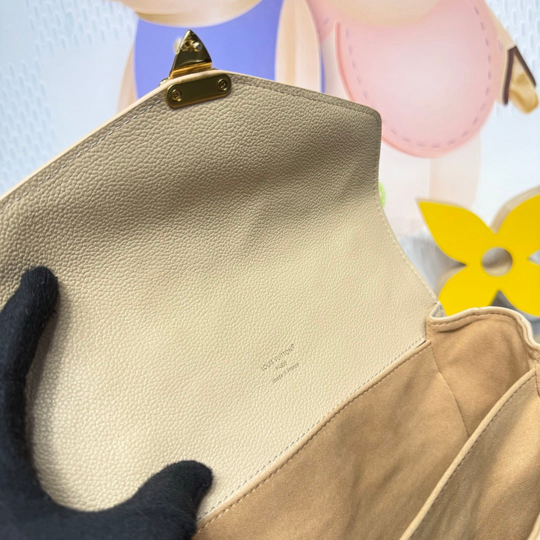 Pochette Metis