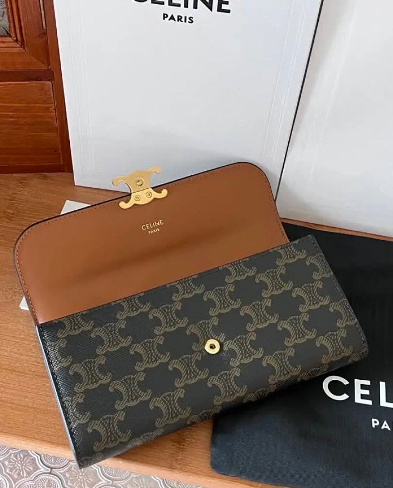 Triomphe Purse