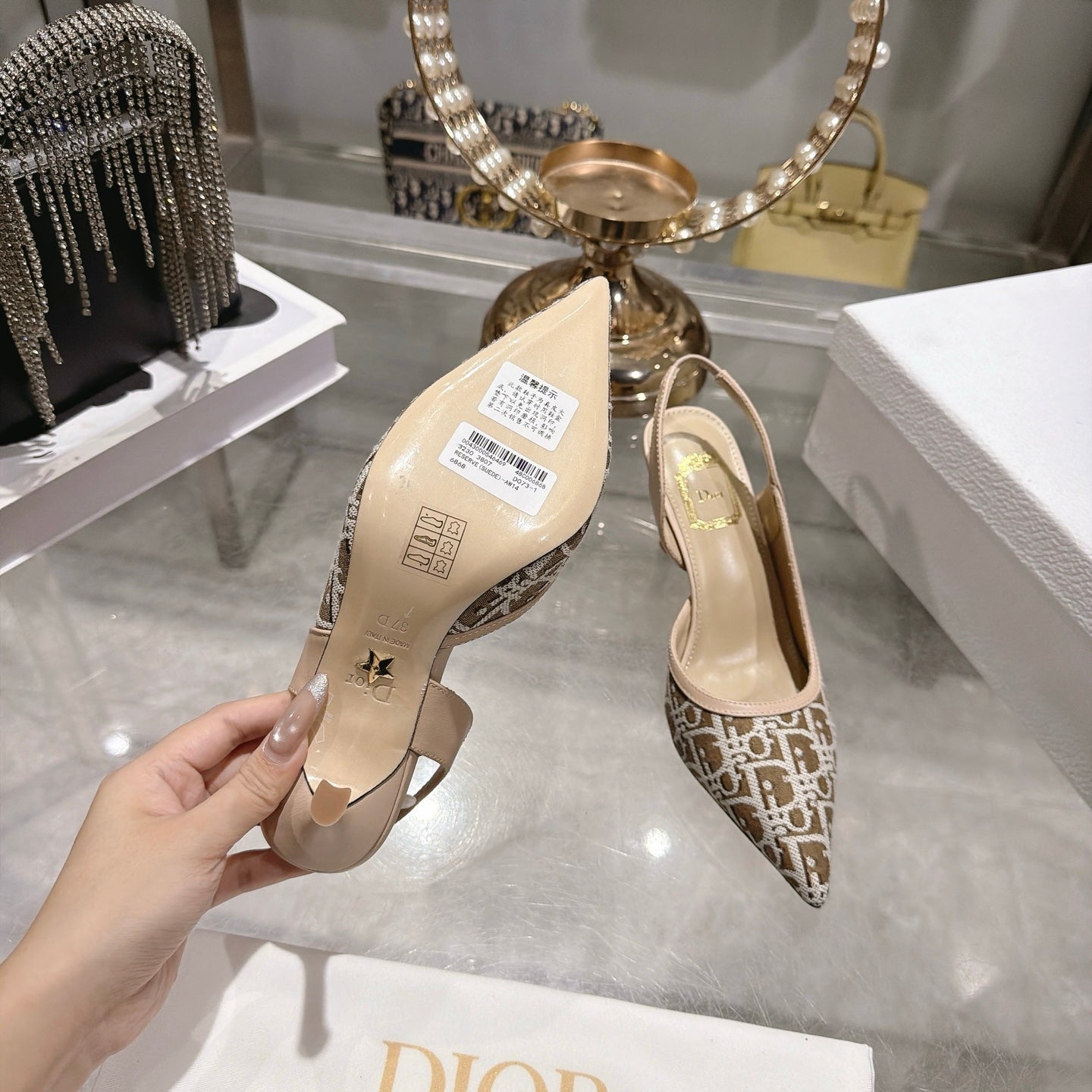 Oblique Pumps