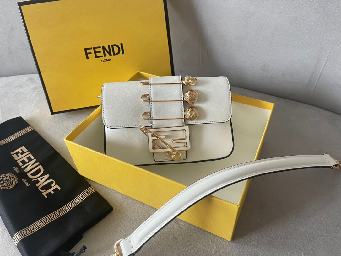 Brooch Mini Baguette