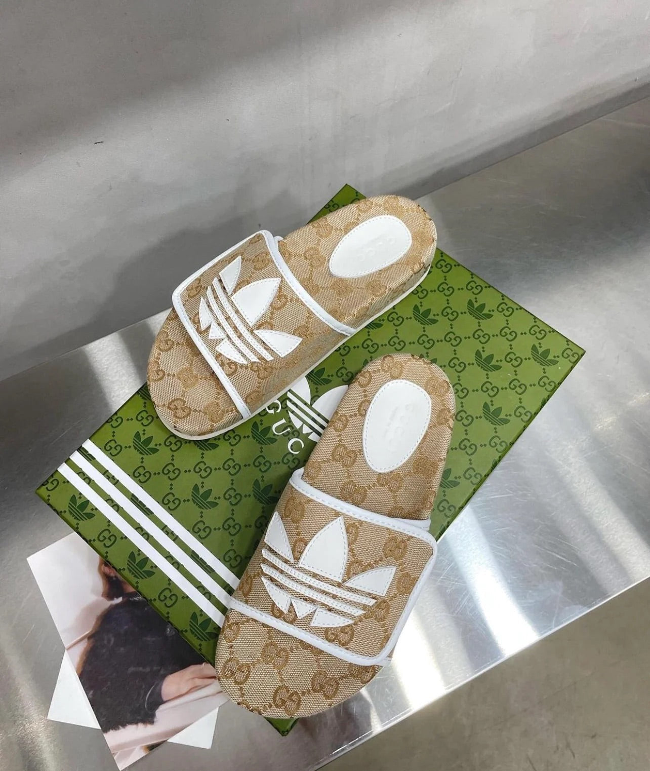 Logo Slides