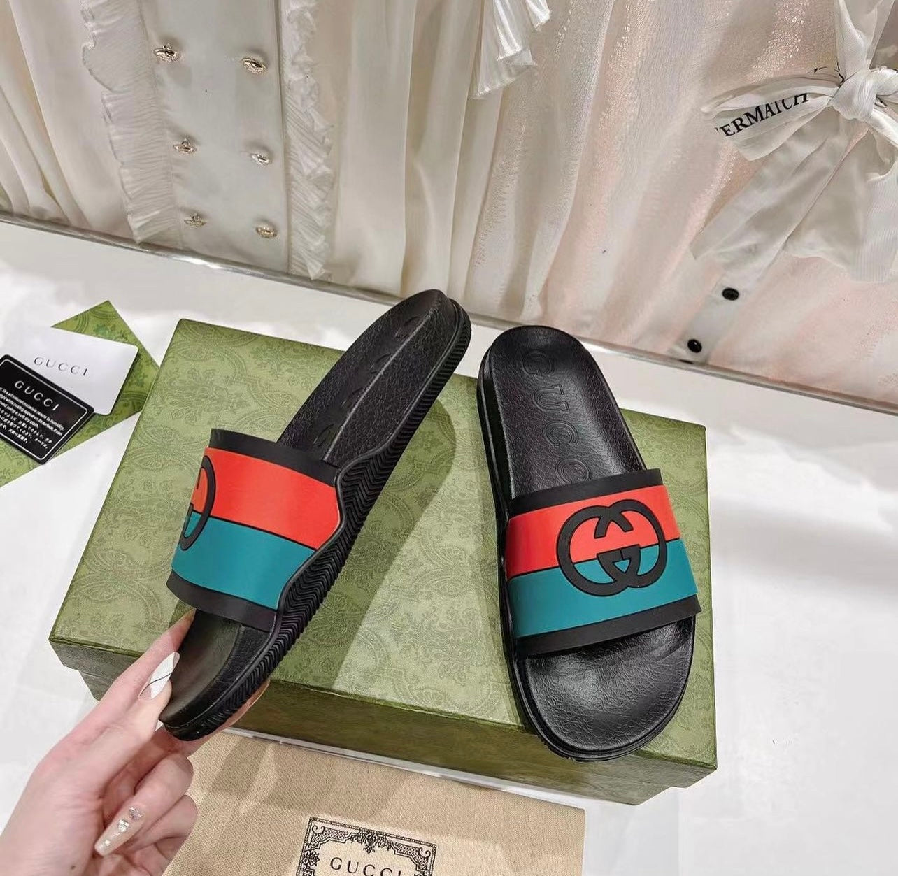 Logo Slides